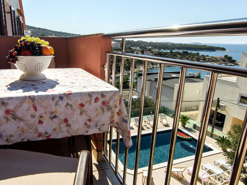 apartmani martina primoten